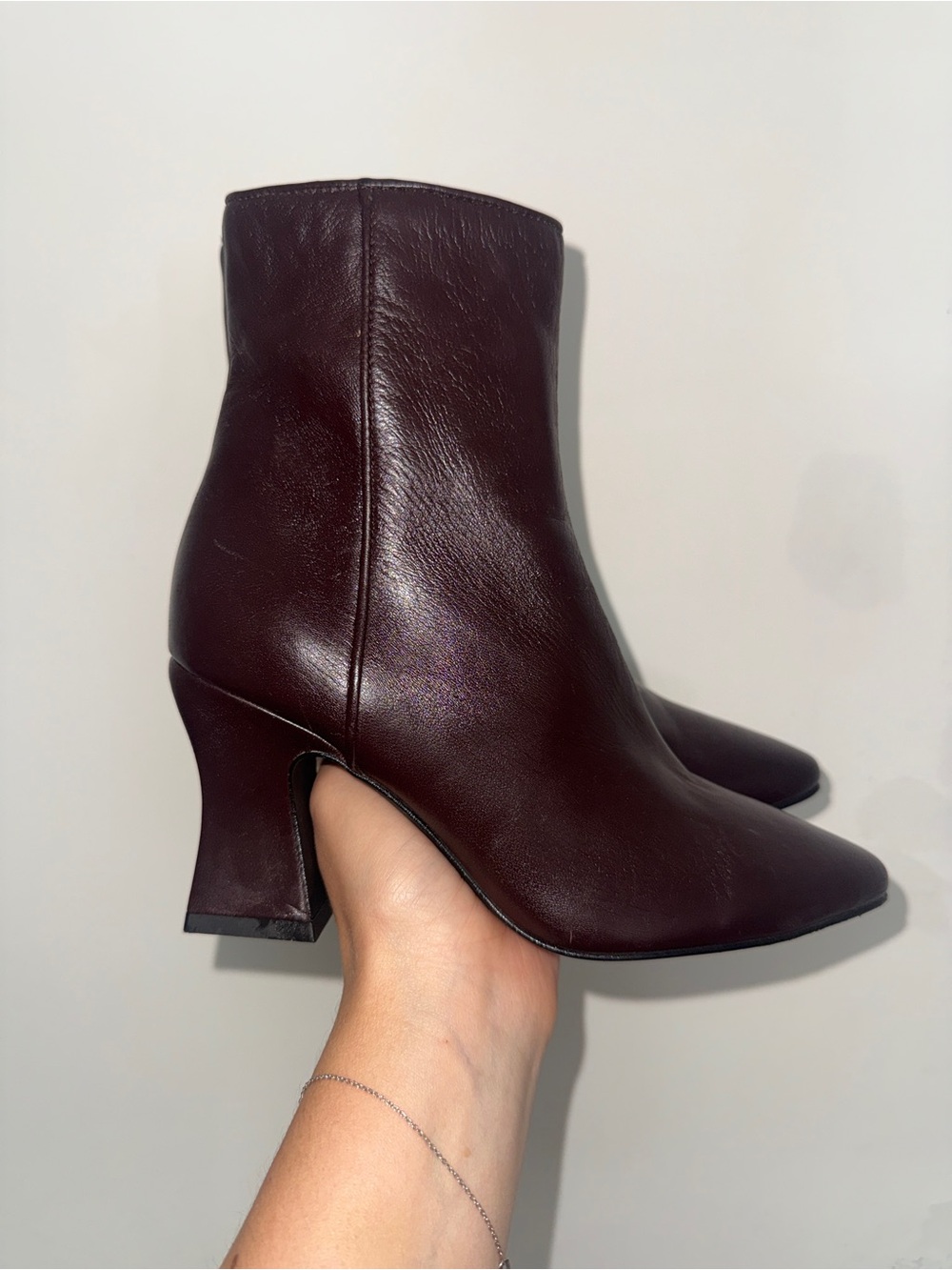 Aquatalia Classic Women's Ankle Boots in Deep Burgundy Sz 5